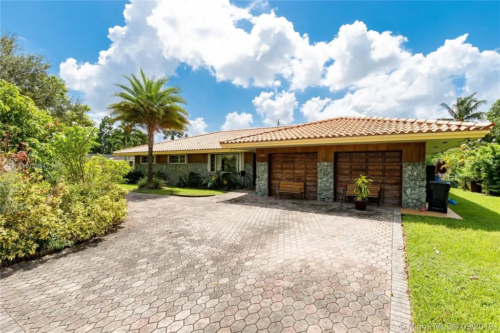 720 Nightingale Avenue Miami Springs FL 33166
