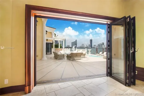 921 N Venetian Drive Miami FL 33139