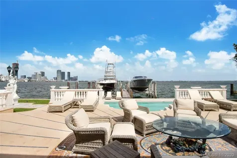921 N Venetian Drive Miami FL 33139