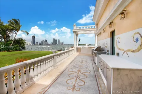 921 N Venetian Drive Miami FL 33139