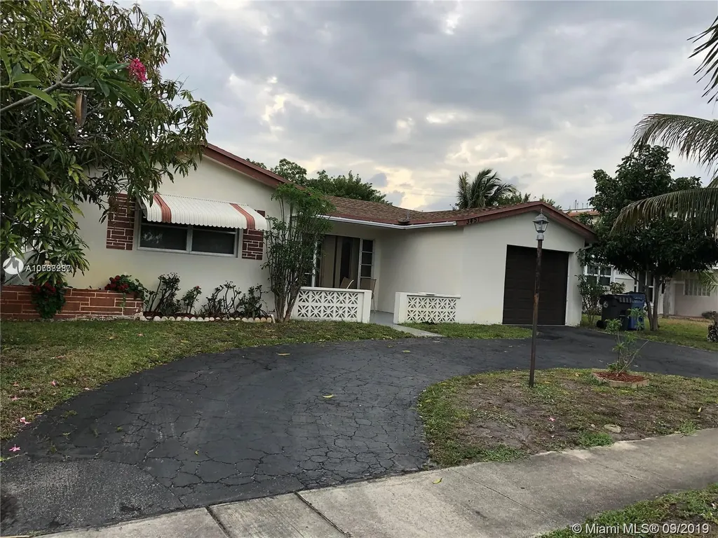 3451 NW 39th Avenue Lauderdale Lakes FL 33309