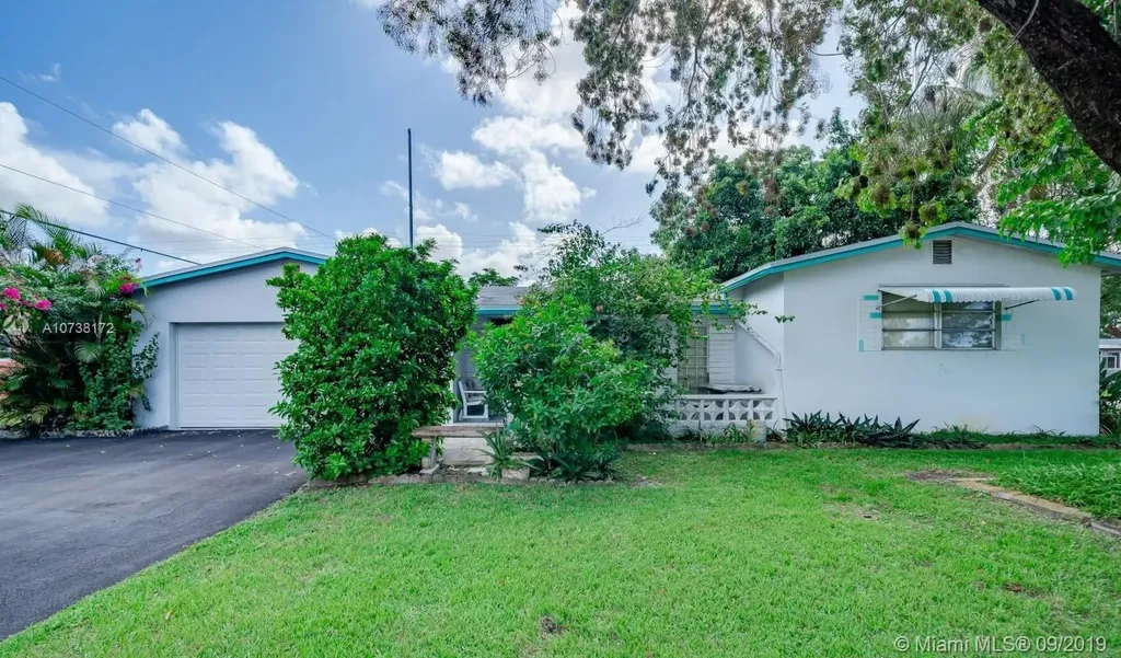 421 SW 70th Terrace Pembroke Pines FL 33023