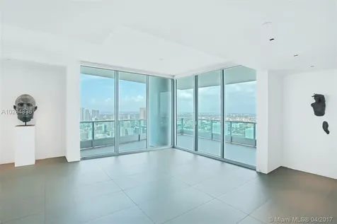 900 Biscayne Boulevard Miami FL 33132