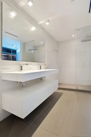 900 Biscayne Boulevard Miami FL 33132
