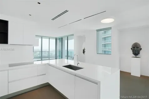 900 Biscayne Boulevard Miami FL 33132