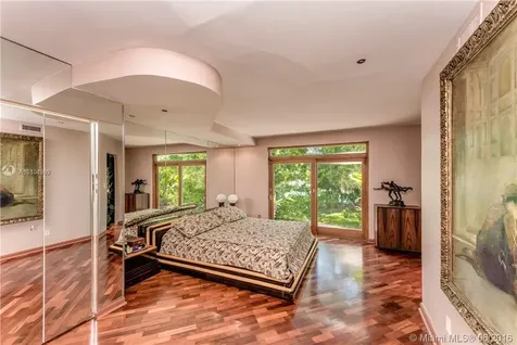 2135 Lake Avenue Miami Beach FL 33140