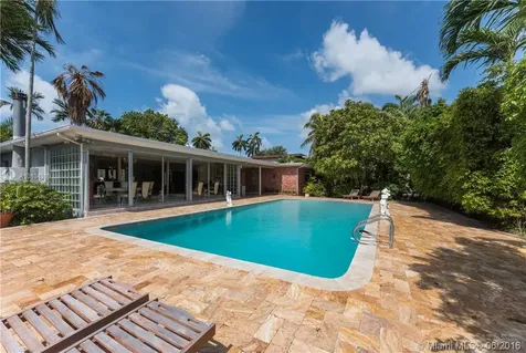 2135 Lake Avenue Miami Beach FL 33140
