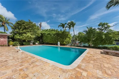 2135 Lake Avenue Miami Beach FL 33140