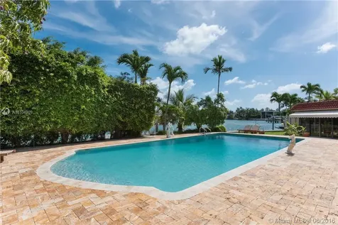 2135 Lake Avenue Miami Beach FL 33140