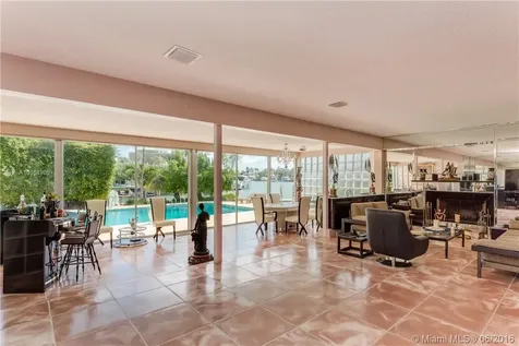 2135 Lake Avenue Miami Beach FL 33140