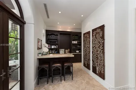4412 N Bay Road Miami Beach FL 33140