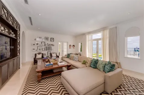 4412 N Bay Road Miami Beach FL 33140