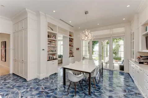 4412 N Bay Road Miami Beach FL 33140