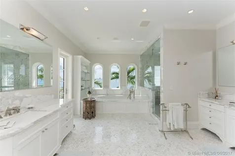 4412 N Bay Road Miami Beach FL 33140