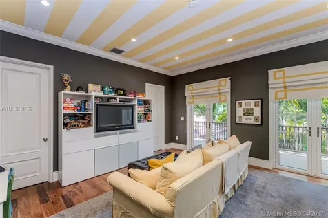 4412 N Bay Road Miami Beach FL 33140