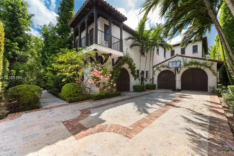 4412 N Bay Road Miami Beach FL 33140