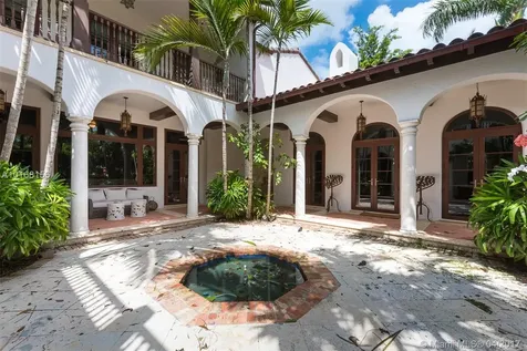 4412 N Bay Road Miami Beach FL 33140