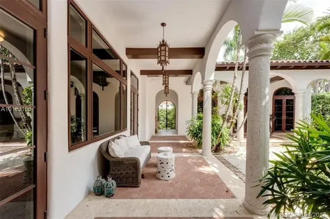 4412 N Bay Road Miami Beach FL 33140