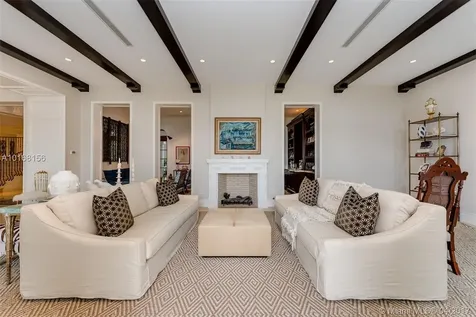 4412 N Bay Road Miami Beach FL 33140