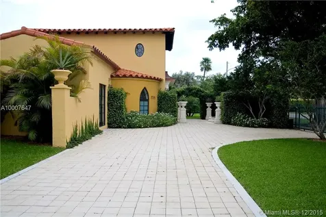 3701 Royal Palm Avenue Miami Beach FL 33140