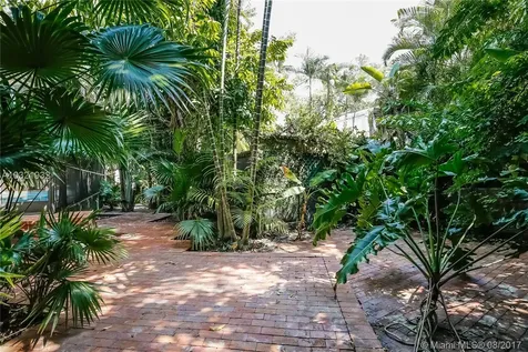 3970 Leafy Way Miami FL 33133