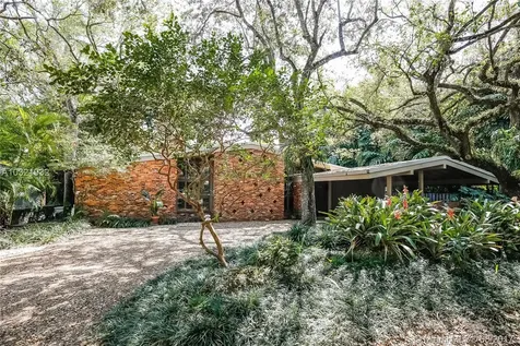 3970 Leafy Way Miami FL 33133