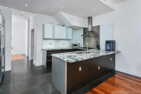 6000 Aqua Path Miami Beach FL 33141