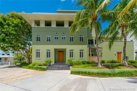 6000 Aqua Path Miami Beach FL 33141