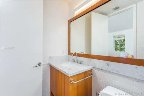 6000 Aqua Path Miami Beach FL 33141