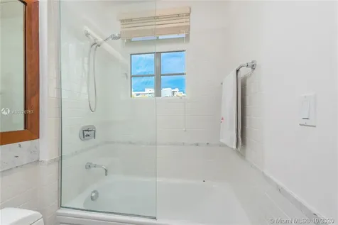 6000 Aqua Path Miami Beach FL 33141