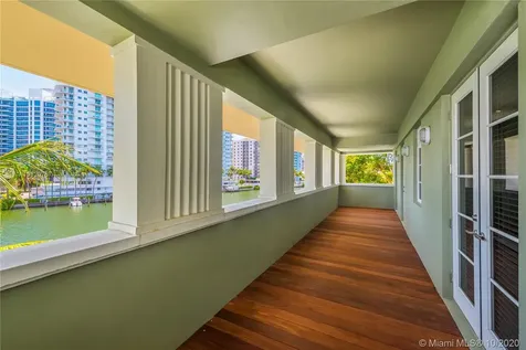 6000 Aqua Path Miami Beach FL 33141