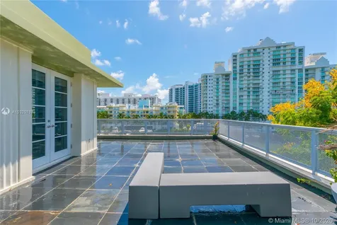 6000 Aqua Path Miami Beach FL 33141