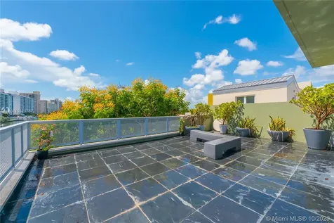 6000 Aqua Path Miami Beach FL 33141