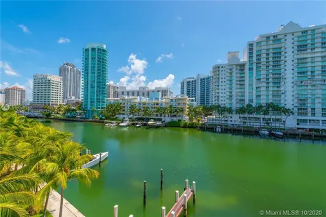 6000 Aqua Path Miami Beach FL 33141