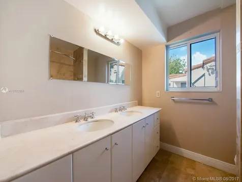 2800 SW 4th Avenue Miami FL 33129