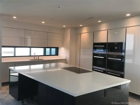18555 Collins Avenue Sunny Isles Beach FL 33160