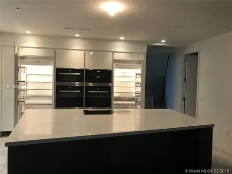 18555 Collins Avenue Sunny Isles Beach FL 33160