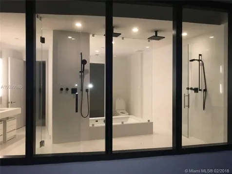 18555 Collins Avenue Sunny Isles Beach FL 33160