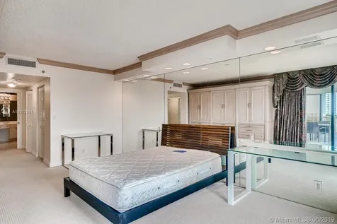 3600 Yacht Club Drive Aventura FL 33180