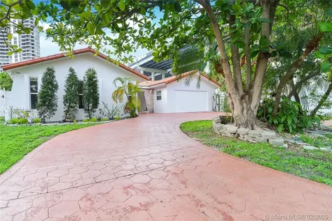 19150 N Bay Road Sunny Isles Beach FL 33160