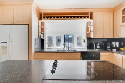 19150 N Bay Road Sunny Isles Beach FL 33160