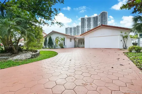 19150 N Bay Road Sunny Isles Beach FL 33160