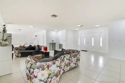 19150 N Bay Road Sunny Isles Beach FL 33160
