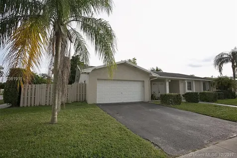400 Chestnut Lane Weston FL 33326