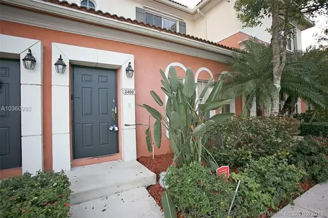2409 SW 99th Way Miramar FL 33025