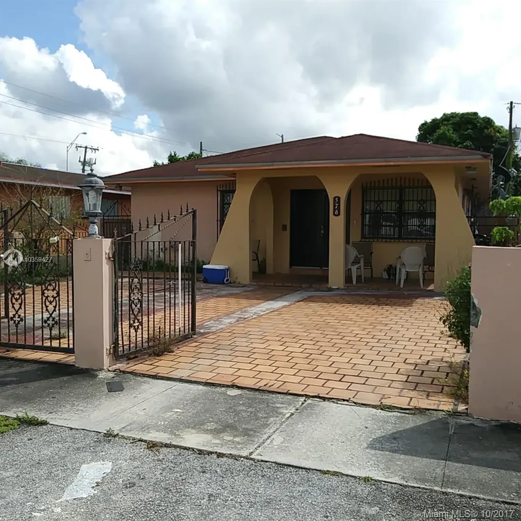 576 E 11th Street Hialeah FL 33010