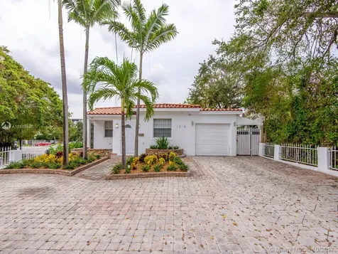 1015 NW 17th Court Miami FL 33125