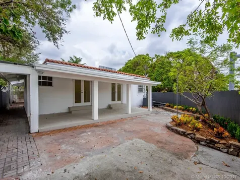 1015 NW 17th Court Miami FL 33125