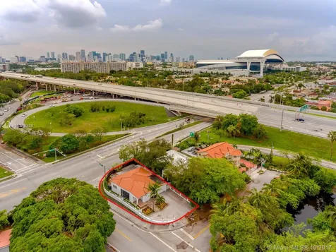 1015 NW 17th Court Miami FL 33125