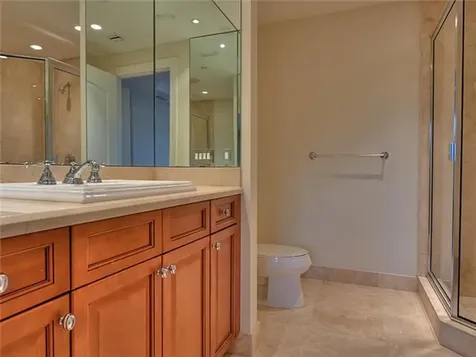 3471 Main Hy Miami FL 33133